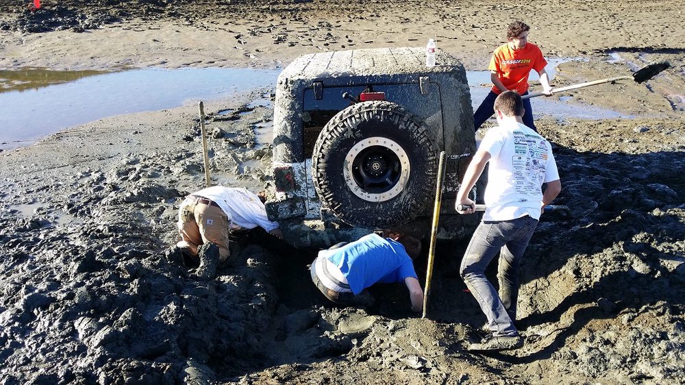 https://posse4x4.org/wp-content/sp-resources/forum-image-uploads/huck271/2013/12/diggin.jpg